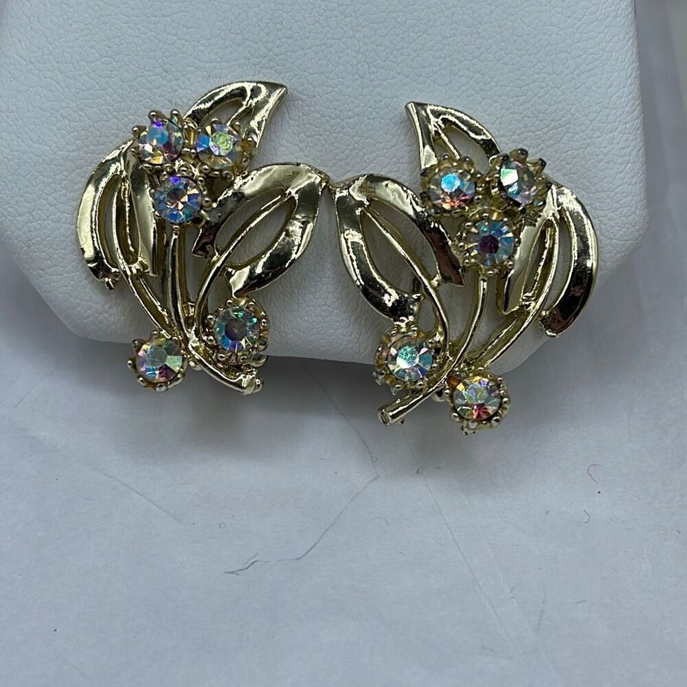 Stunning 1950’s Aurora Borealis clip earrings.